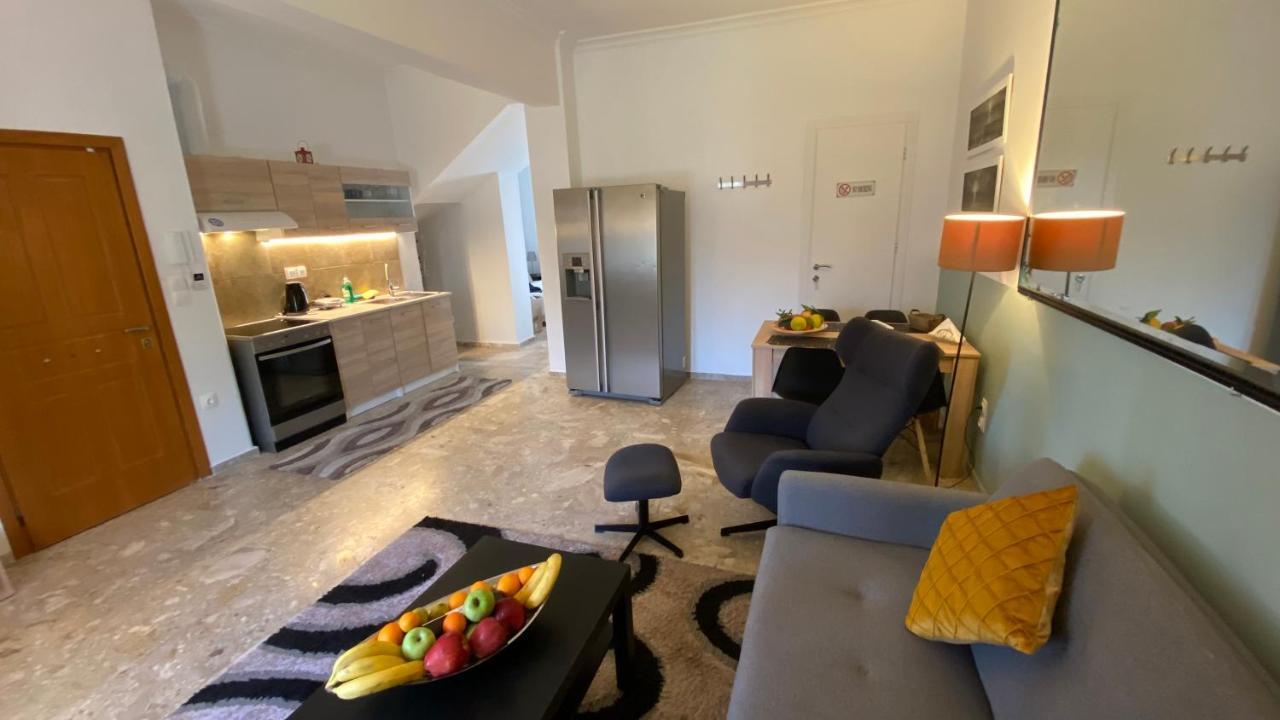 Golden Apartment *